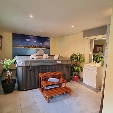 Bleuet, Petit Loft 2 A 6 Personnes, Avec Salle De Jeux Et Dans La アパート ヴォントロン